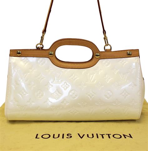 louis vuitton cream patent bag